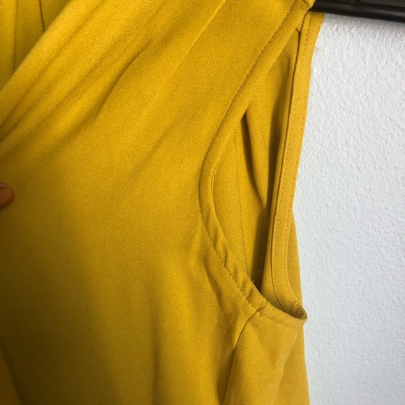 Apt. 9 Sleeveless Button Down Blouse - Picture 4 of 6